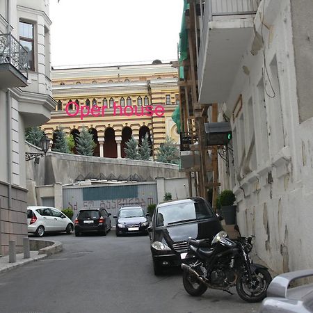 Opera Apartment Very Heart Of Tbilisi Esterno foto