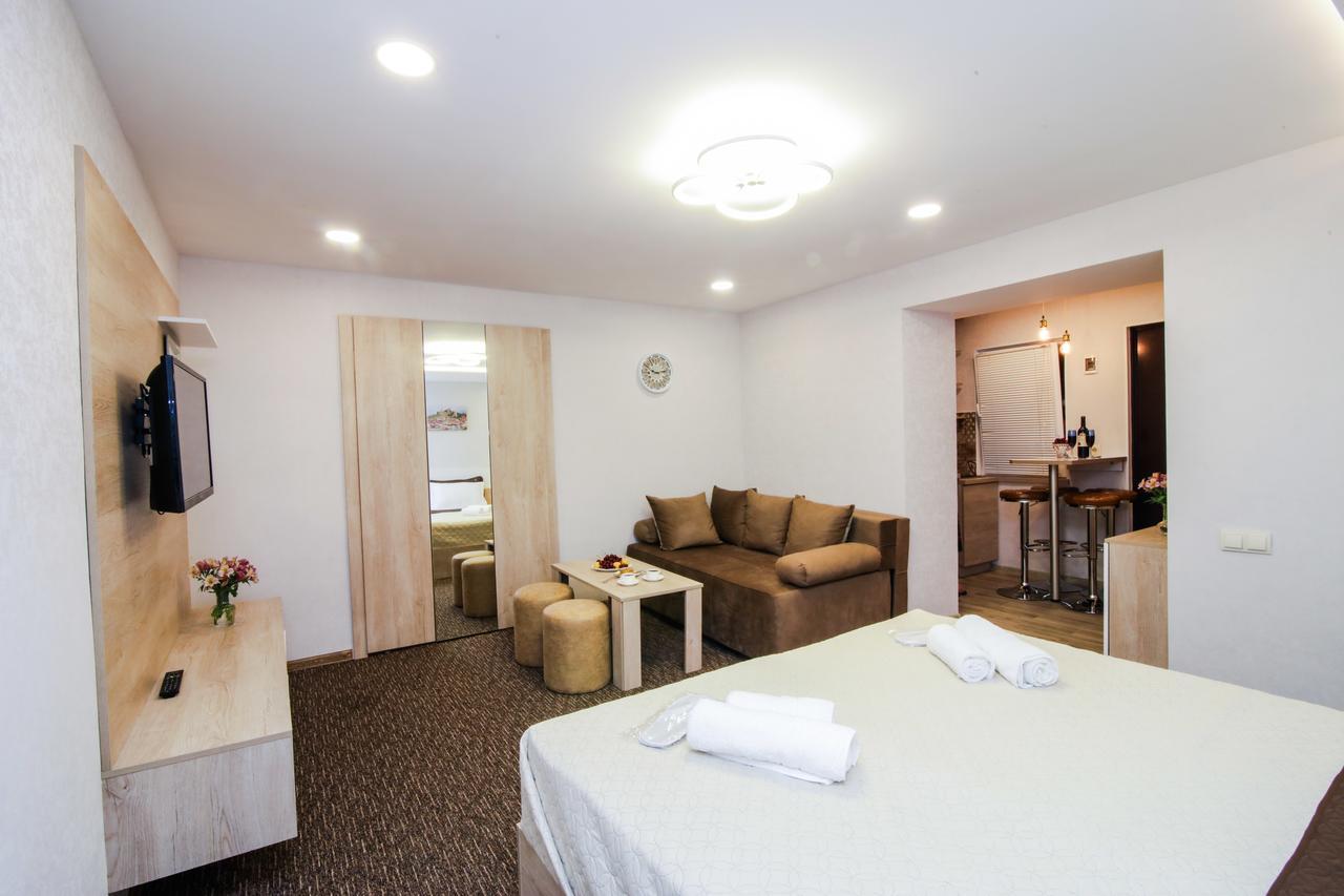 Opera Apartment Very Heart Of Tbilisi Esterno foto