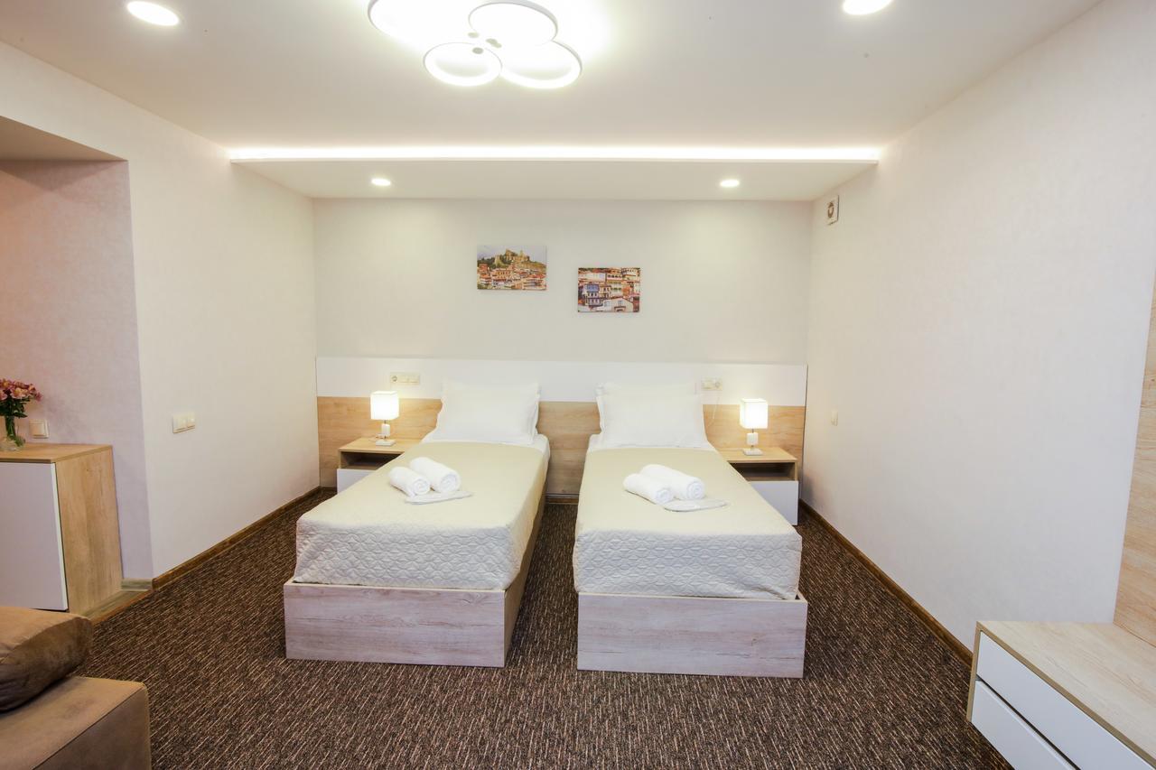 Opera Apartment Very Heart Of Tbilisi Esterno foto