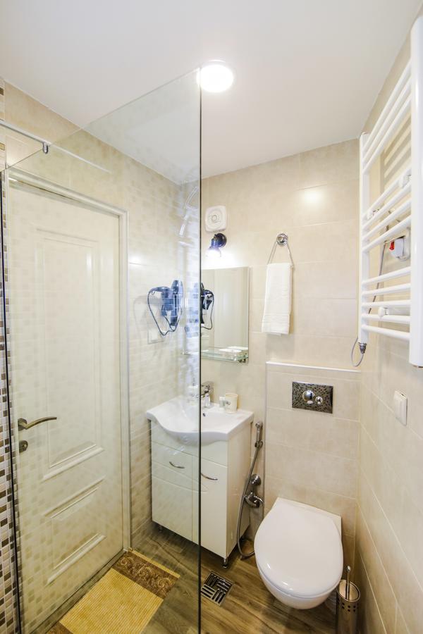 Opera Apartment Very Heart Of Tbilisi Esterno foto