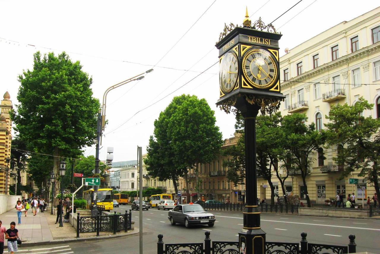 Opera Apartment Very Heart Of Tbilisi Esterno foto