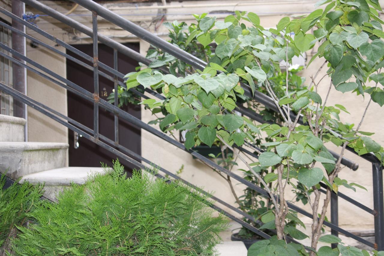 Opera Apartment Very Heart Of Tbilisi Esterno foto