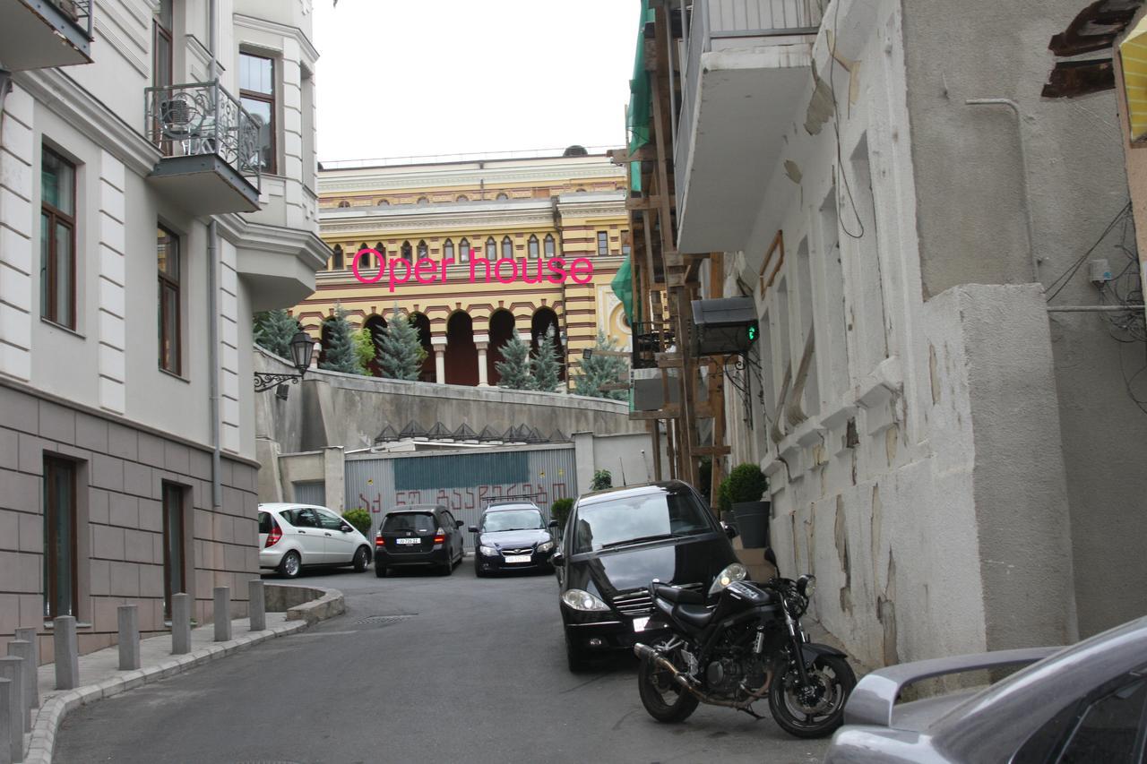 Opera Apartment Very Heart Of Tbilisi Esterno foto